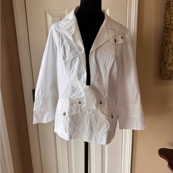 XCVI Jackets & Blazers - XCVI Women's White Front Tie Double Cuff Jacket size Large NWT